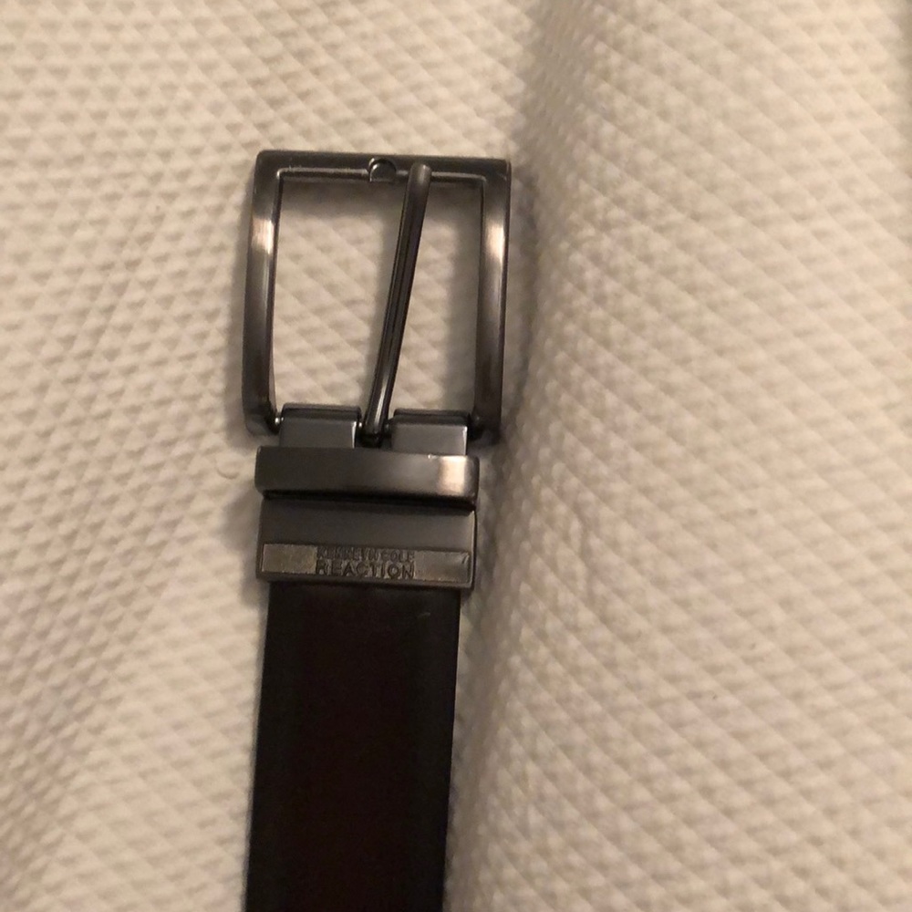 Kenneth Cole reversible belt